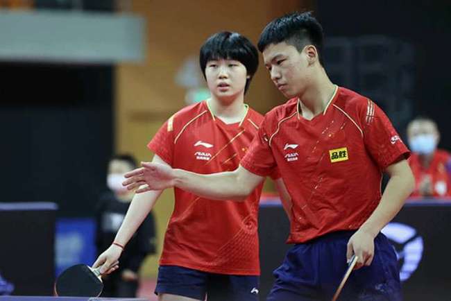 英雄惜英雄，风城玫瑰球衣获退役，詹姆斯发文致敬罗斯