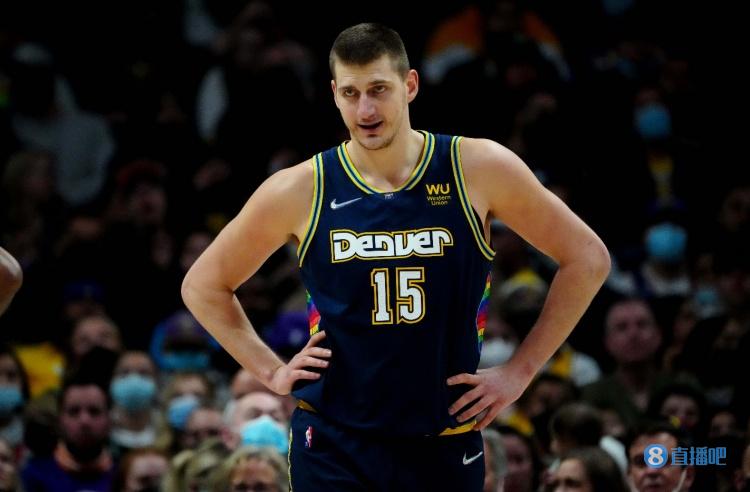 新奥尔良精英赛诺瓦克／格里芬领先3杆 小麦／劳瑞T6