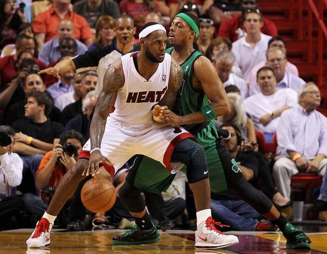 波兰主帅：莱万受了轻伤不能冒险；我们要帮助基维奥尔