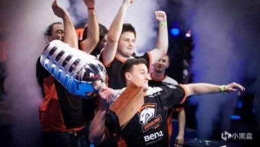 [网球]战胜鲁内 德雷珀首夺大师赛冠军.